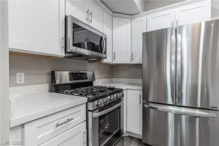 Photo #6: 2386459 Listing 