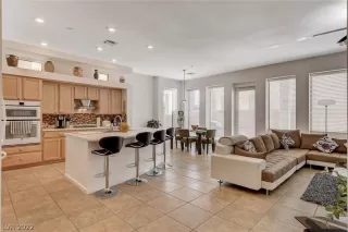 Photo #2: 2386480 Listing 