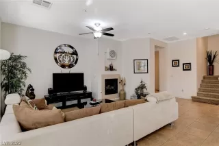 Photo #4: 2386480 Listing 