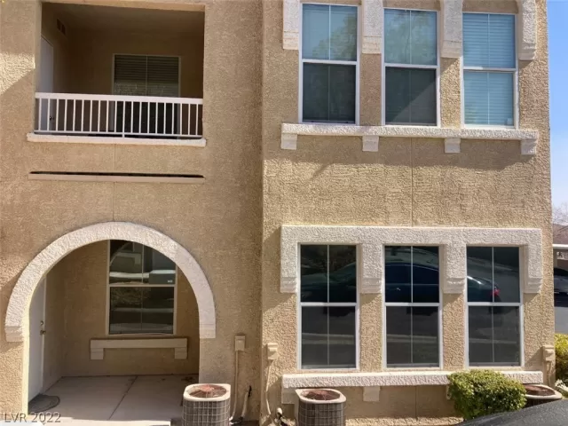 MLS: 2386481 Condo For Sale