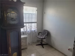 Photo #5: 2386494 Listing 