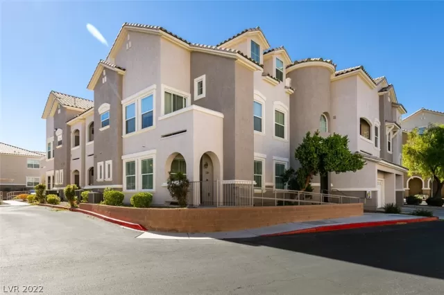 MLS: 2386508 Condo For Sale