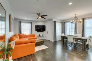 Photo #4: 2386508 Listing 