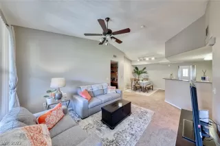 Photo #4: 2386516 Listing