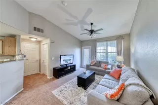 Photo #5: 2386516 Listing