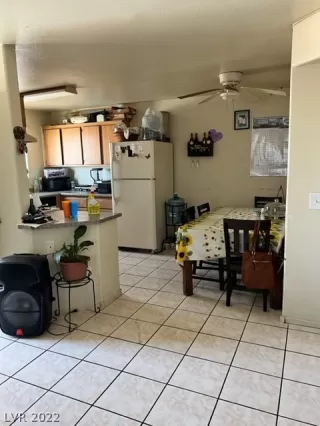 Photo #4: 2386517 Listing