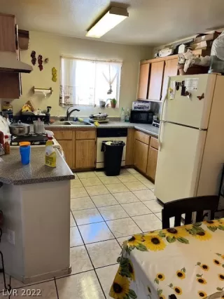 Photo #6: 2386517 Listing