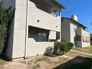 Photo #2: 2386523 Listing