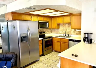 Photo #2: 2386539 Listing 