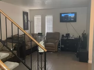 Photo #5: 2386561 Listing