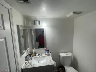 Photo #6: 2386561 Listing