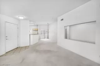 Photo #6: 2386579 Listing