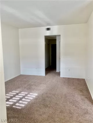 Photo #2: 2386589 Listing