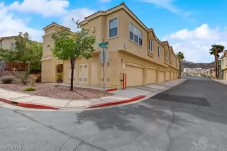 Photo #1: 2386593 Listing