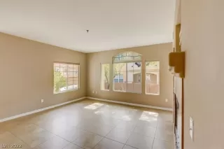 Photo #4: 2386593 Listing