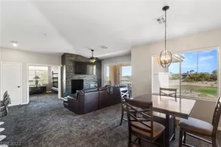 Photo #2: 2386609 Listing 