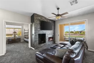 Photo #3: 2386609 Listing 