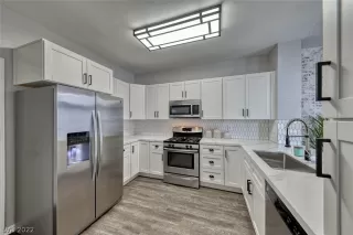Photo #2: 2386610 Listing 