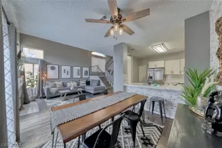 Photo #3: 2386610 Listing 