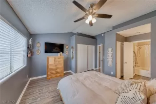 Photo #4: 2386610 Listing 