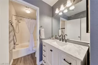 Photo #5: 2386610 Listing 