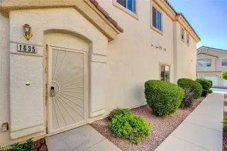 Photo #3: 2386615 Listing