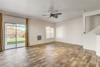 Photo #4: 2386615 Listing