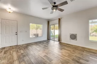 Photo #5: 2386615 Listing