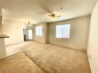 Photo #5: 2386632 Listing 