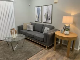 Photo #2: 2386634 Listing