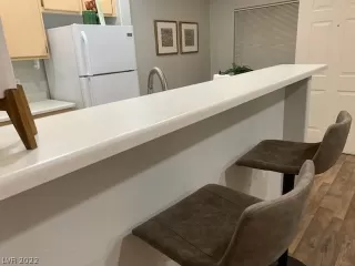 Photo #4: 2386634 Listing