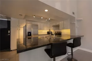 Photo #3: 2386656 Listing 