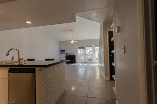 Photo #6: 2386656 Listing 