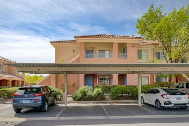 MLS: 2386703 Condo For Sale