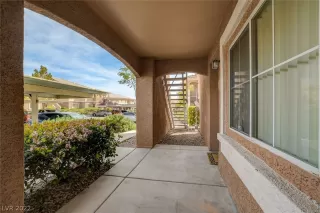 Photo #3: 2386703 Listing