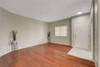 Photo #5: 2386703 Listing