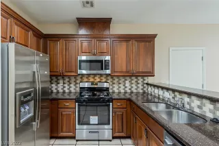 Photo #1: 2386707 Listing 