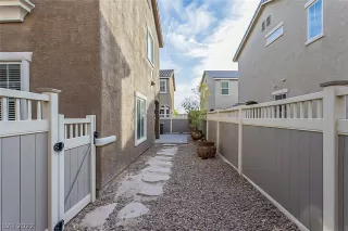 Photo #4: 2386707 Listing 