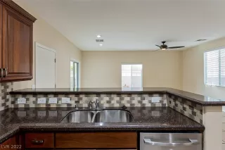 Photo #5: 2386707 Listing 