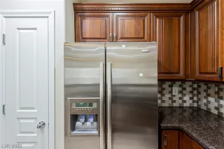 Photo #6: 2386707 Listing 
