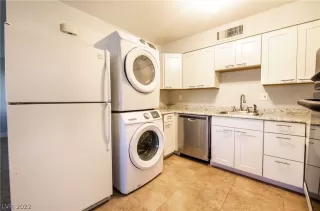 Photo #6: 2386717 Listing 