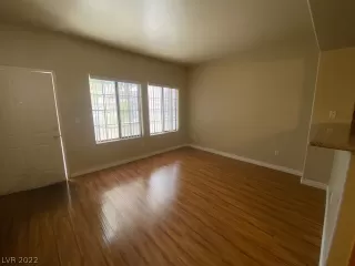 Photo #3: 2386730 Listing 