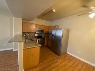 Photo #4: 2386730 Listing 