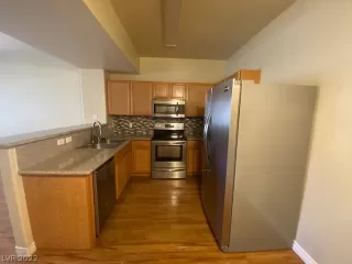 Photo #5: 2386730 Listing 