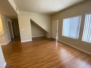 Photo #6: 2386730 Listing 