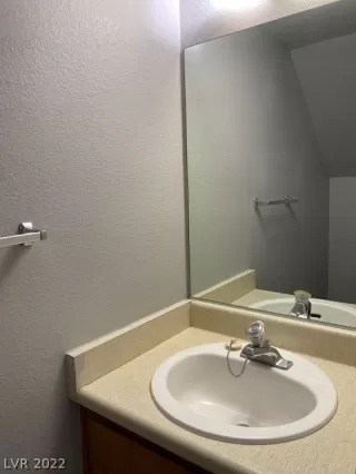 Photo #6: 2386743 Listing 