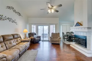 Photo #3: 2386744 Listing