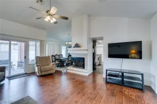 Photo #5: 2386744 Listing