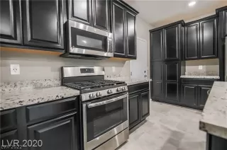 Photo #2: 2386749 Listing 