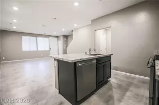 Photo #6: 2386749 Listing 